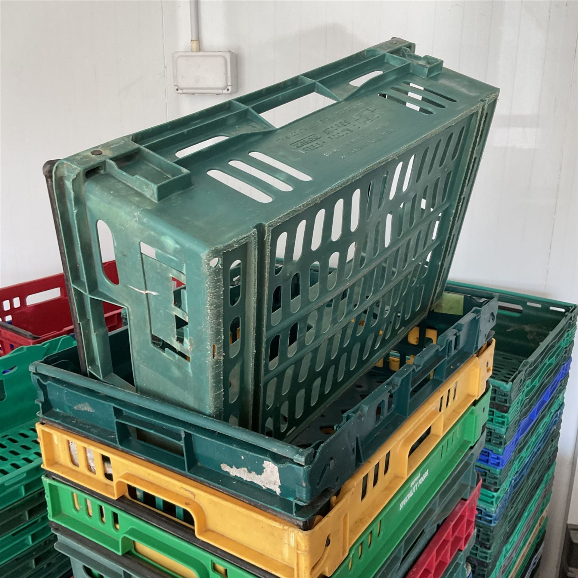 Approx. 108 Food grade plastic stacking trays - THIS LOT IS TO BE COLLECTED BY APPOINTMENT FROM DUGG - Image 4 of 5