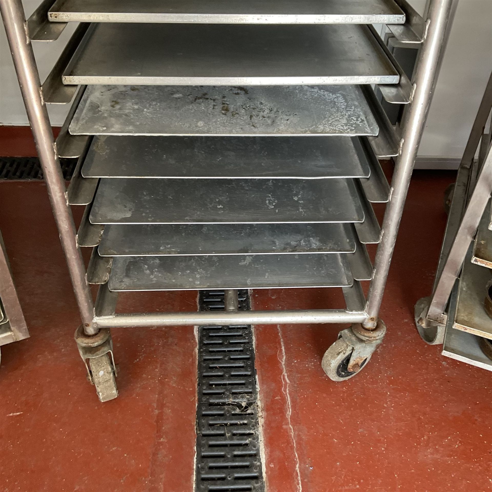 Three stainless steel 20 tray trolley racks with trays (pie tins not included) - THIS LOT IS TO BE C - Image 4 of 4