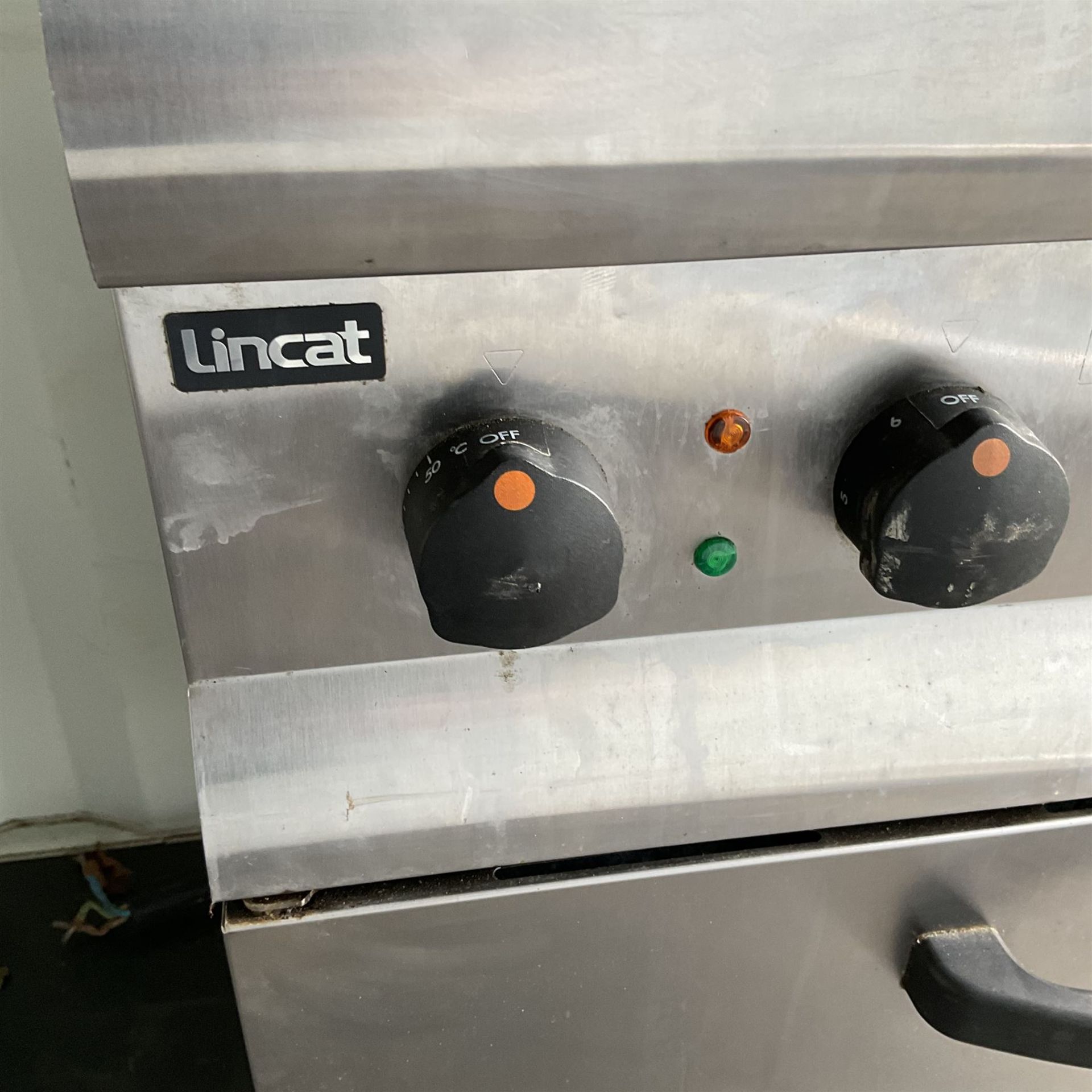 Lincat single phase six ring convection oven - THIS LOT IS TO BE COLLECTED BY APPOINTMENT FROM DUGGL - Image 2 of 4