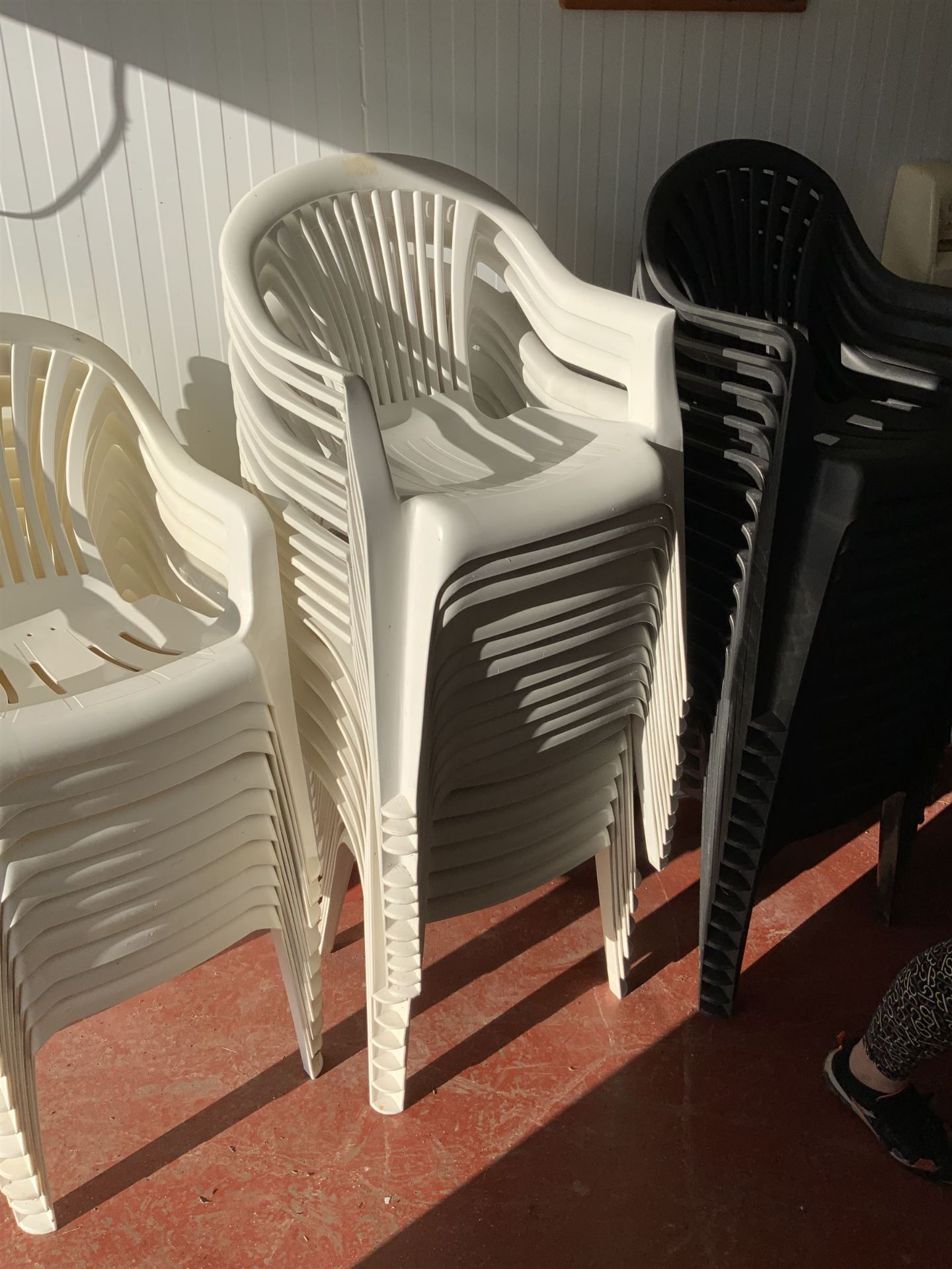 27 White plastic stacking chairs and 15 charcoal stacking chairs - Image 3 of 7