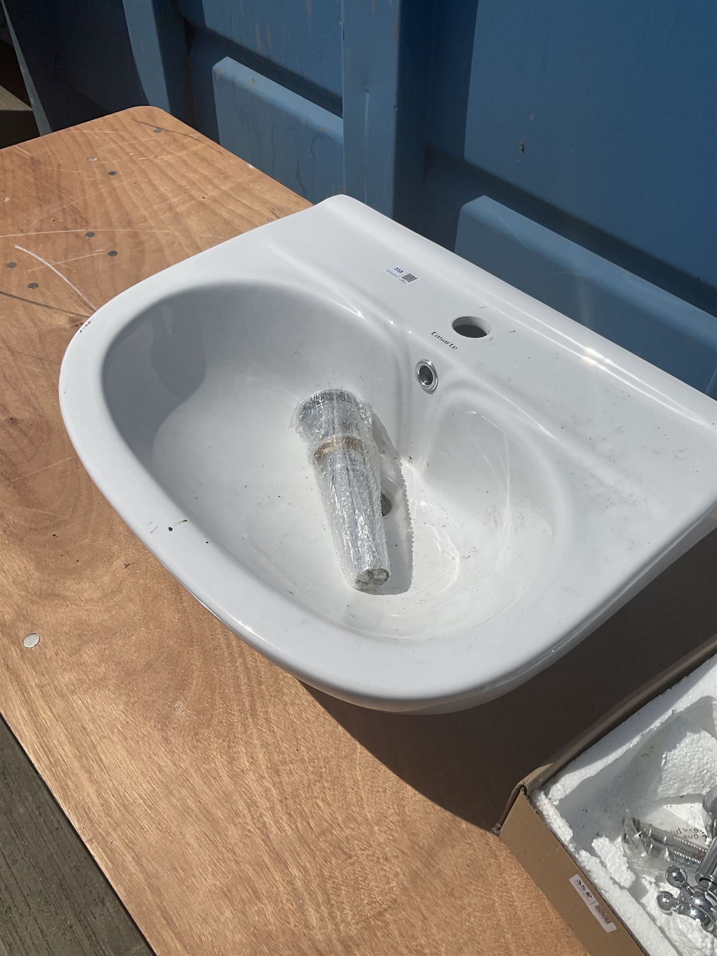 White glazed Casarte sink with chrome mixer tap and pop up drain - Image 3 of 3