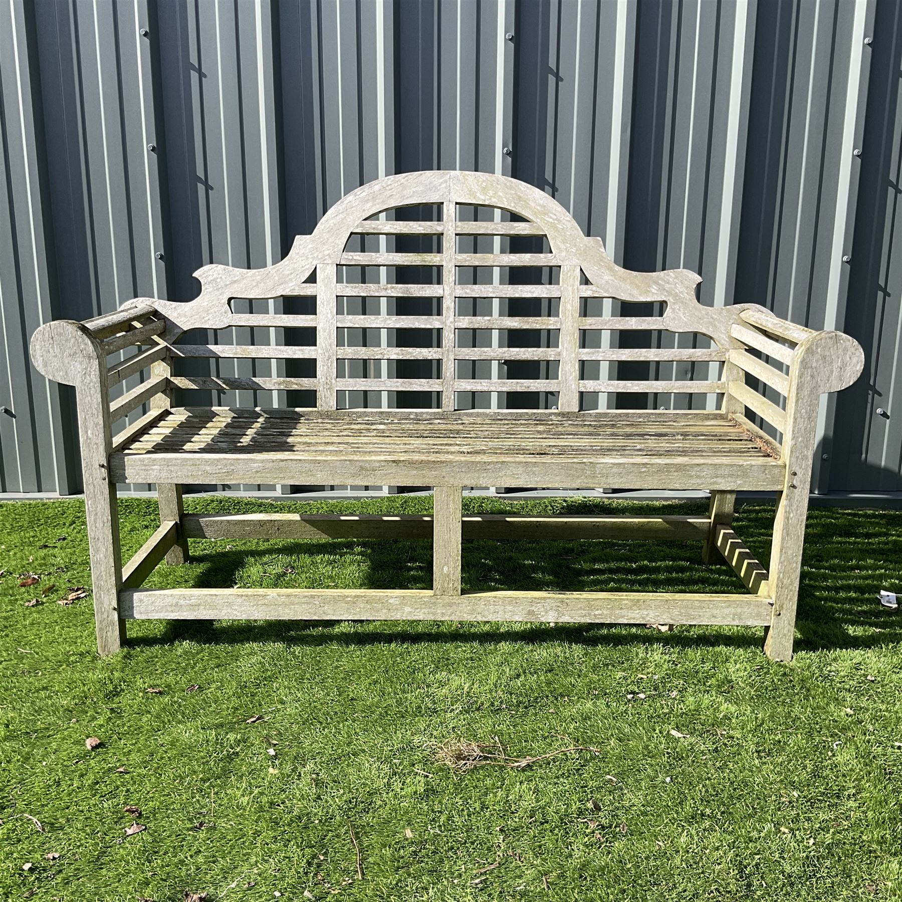 Teak Lutyens style garden bench - Image 4 of 6