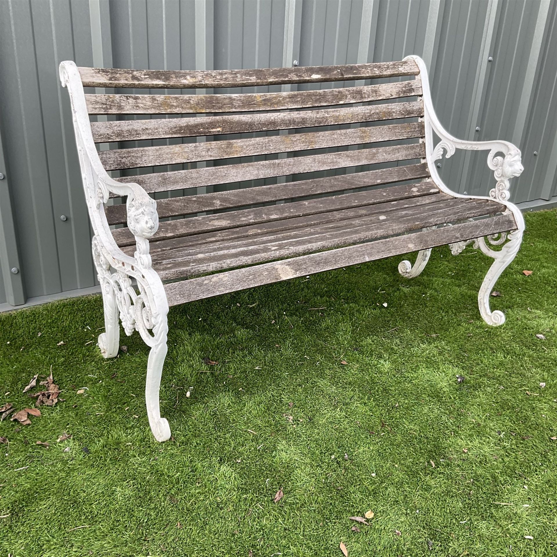 Cast aluminium and wood slatted garden bench painted in white - THIS LOT IS TO BE COLLECTED BY APPO - Image 2 of 4