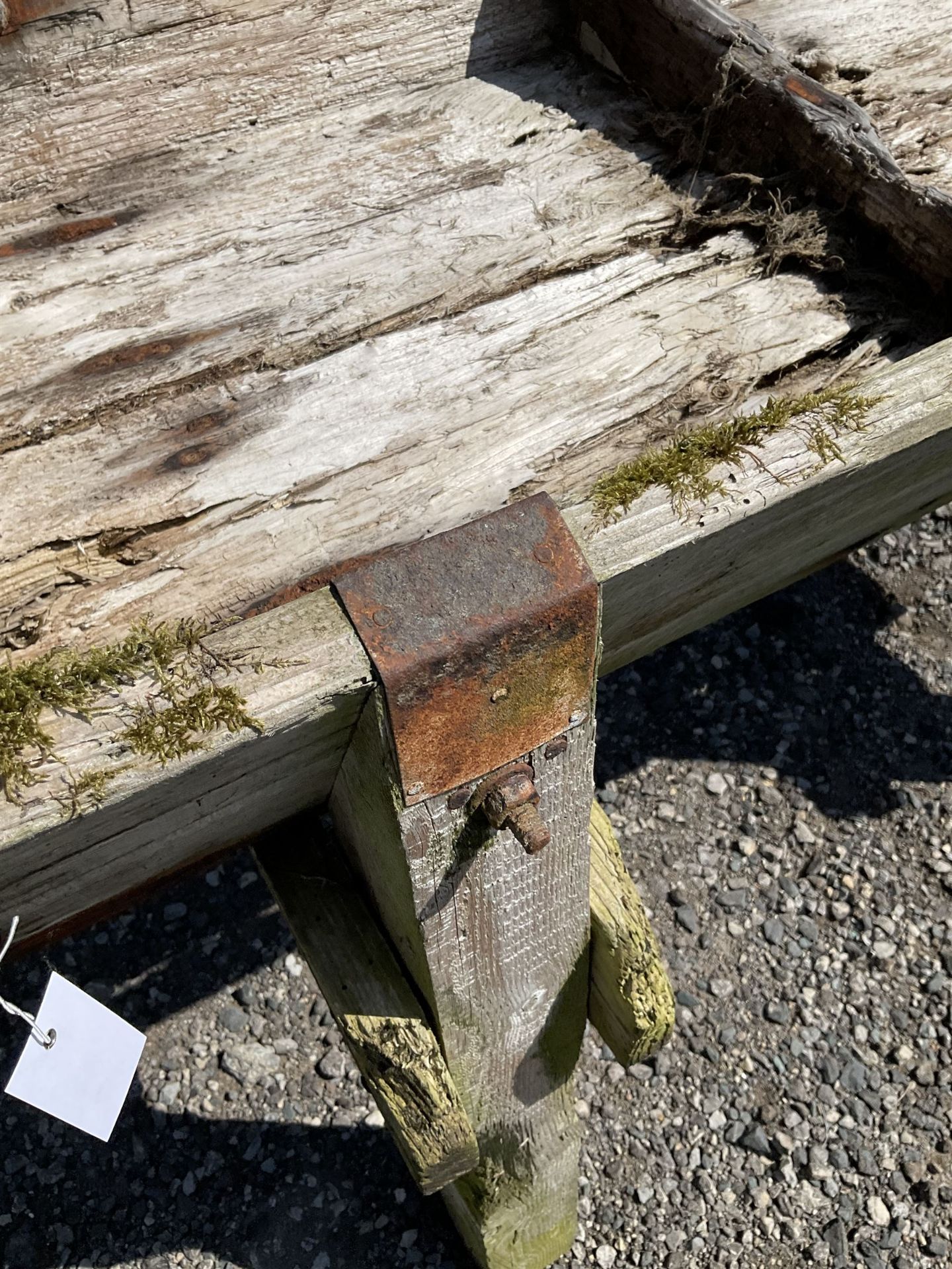 19th century weathered cow feeder trough - Image 3 of 4