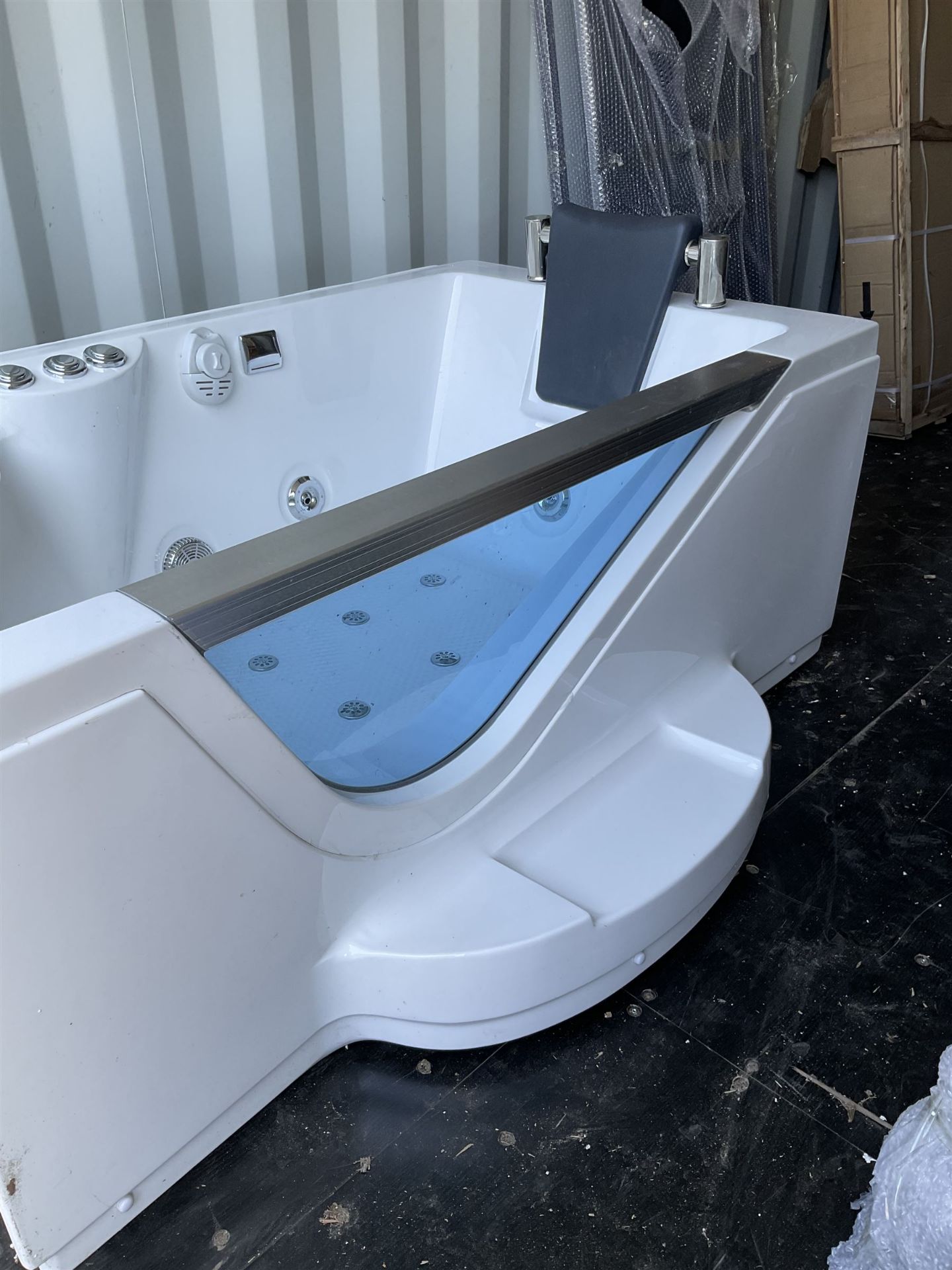 Jacuzzi bath with surround glass panels - Image 2 of 12