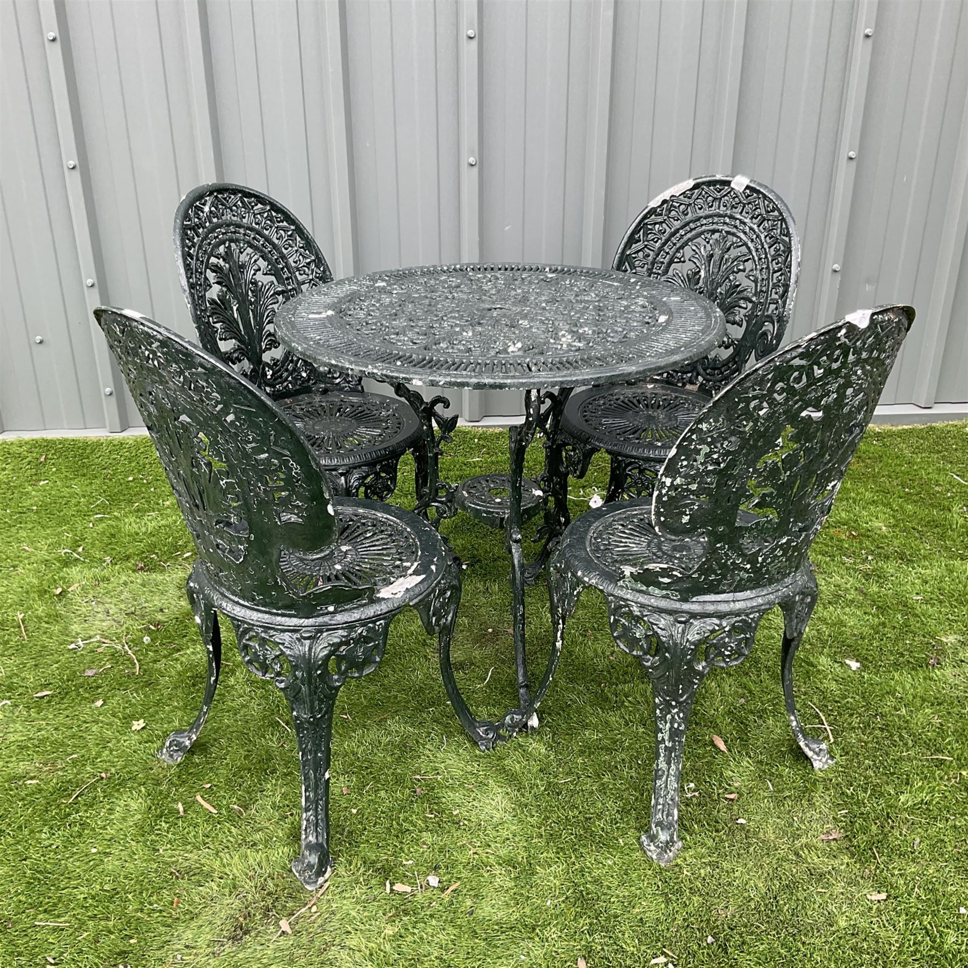 Victorian design cast aluminium circular garden table - Image 5 of 8