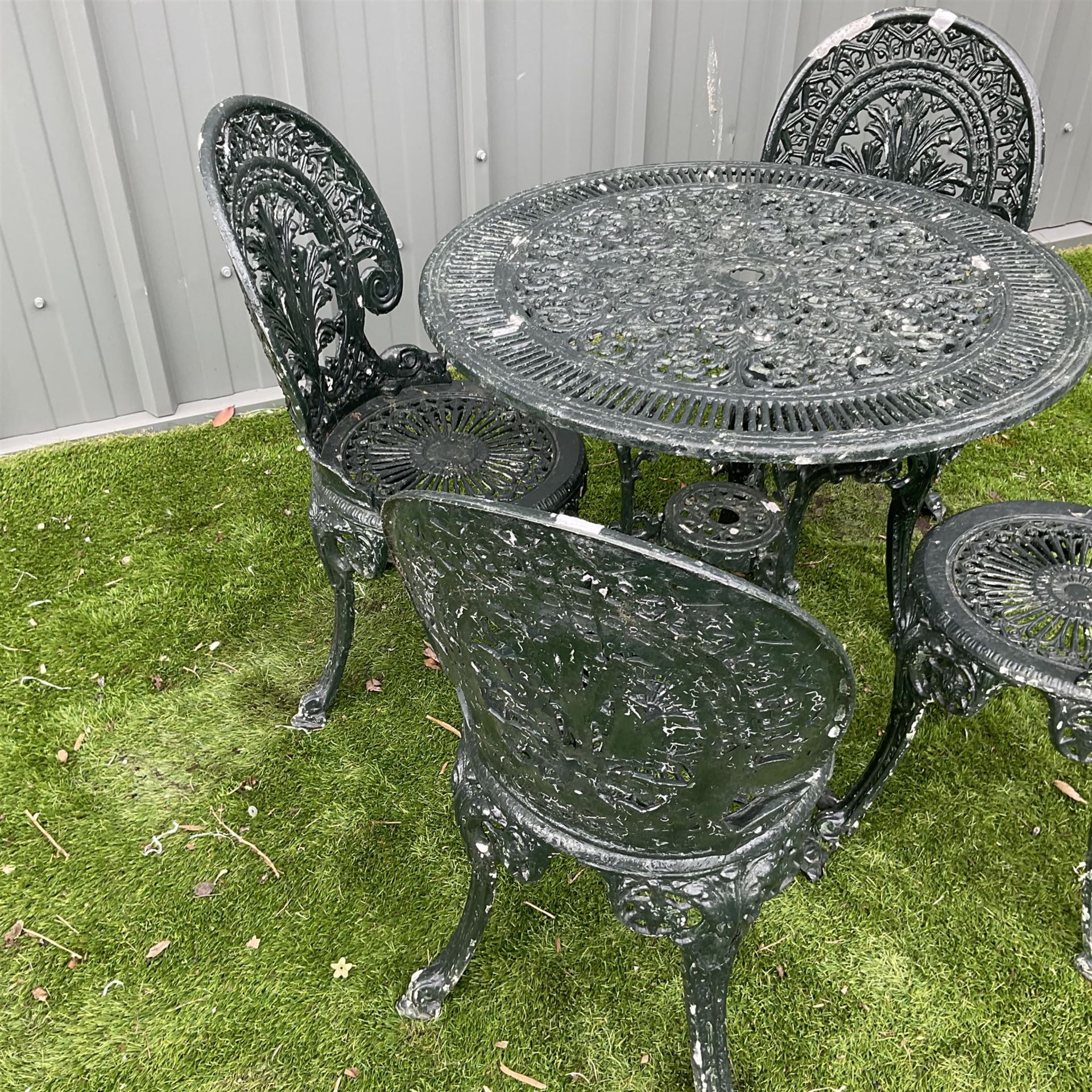 Victorian design cast aluminium circular garden table - Image 3 of 8