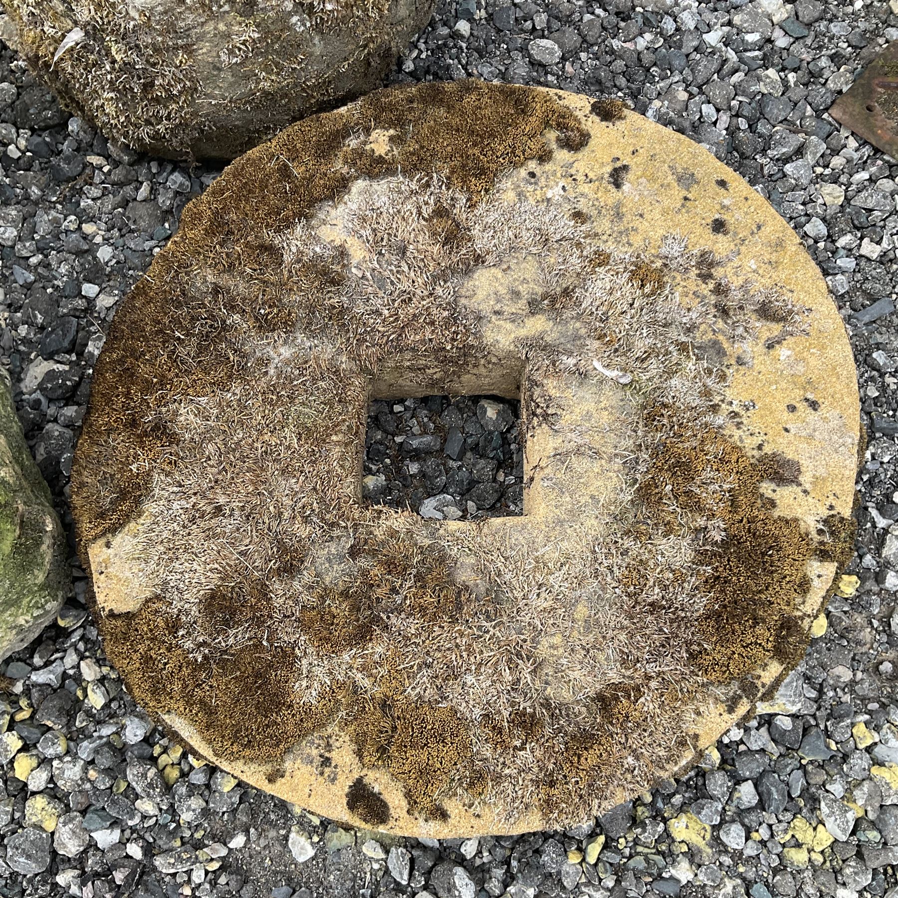 Small circular stone mortar - Image 4 of 7