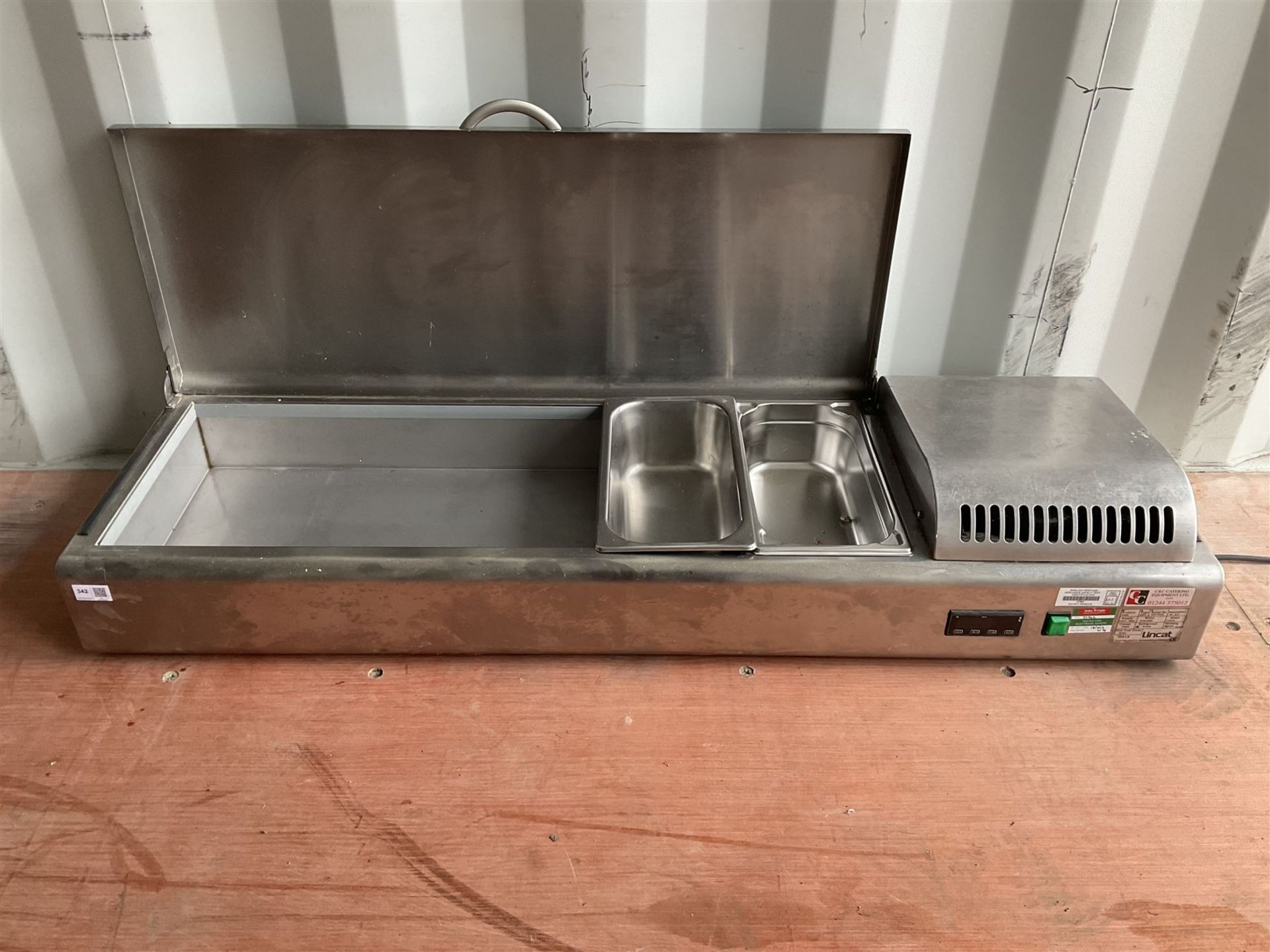 Lincat stainless steel food preparation bar - THIS LOT IS TO BE COLLECTED BY APPOINTMENT FROM DUGGL