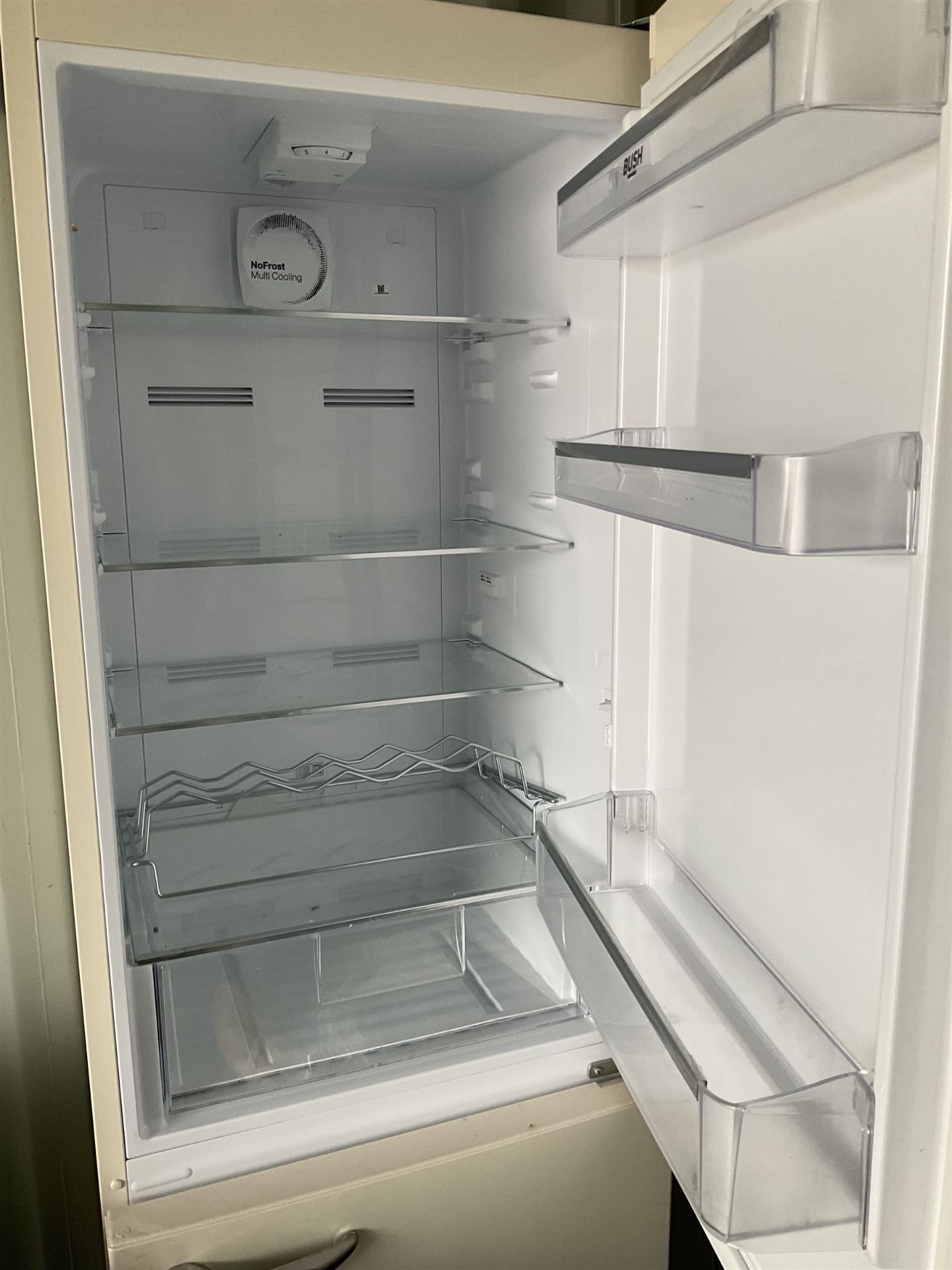 Bush RETROEFFC cream fridge freezer - Image 3 of 4