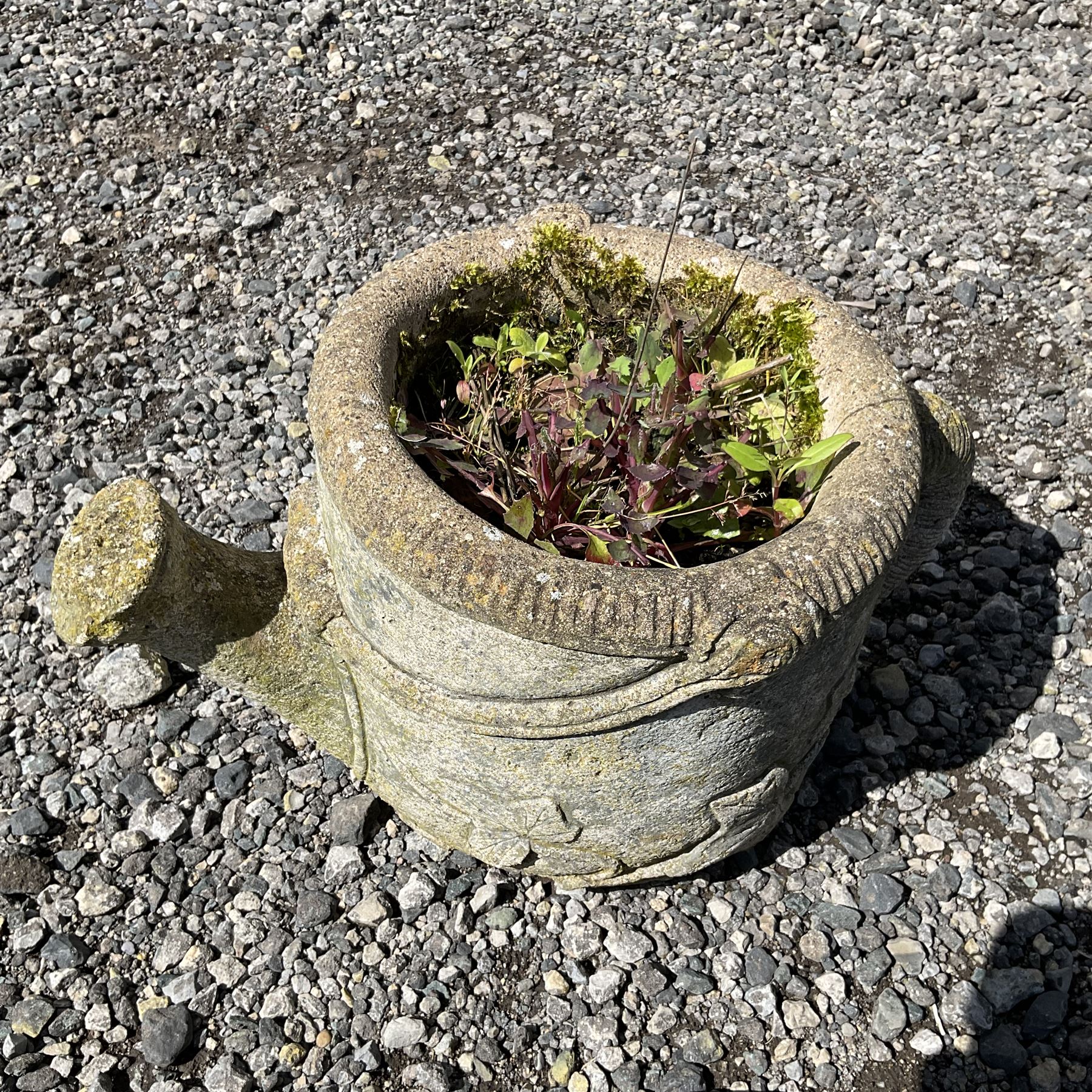 Cast stone bird bath and planters - THIS LOT IS TO BE COLLECTED BY APPOINTMENT FROM DUGGLEBY STORAG - Image 3 of 5