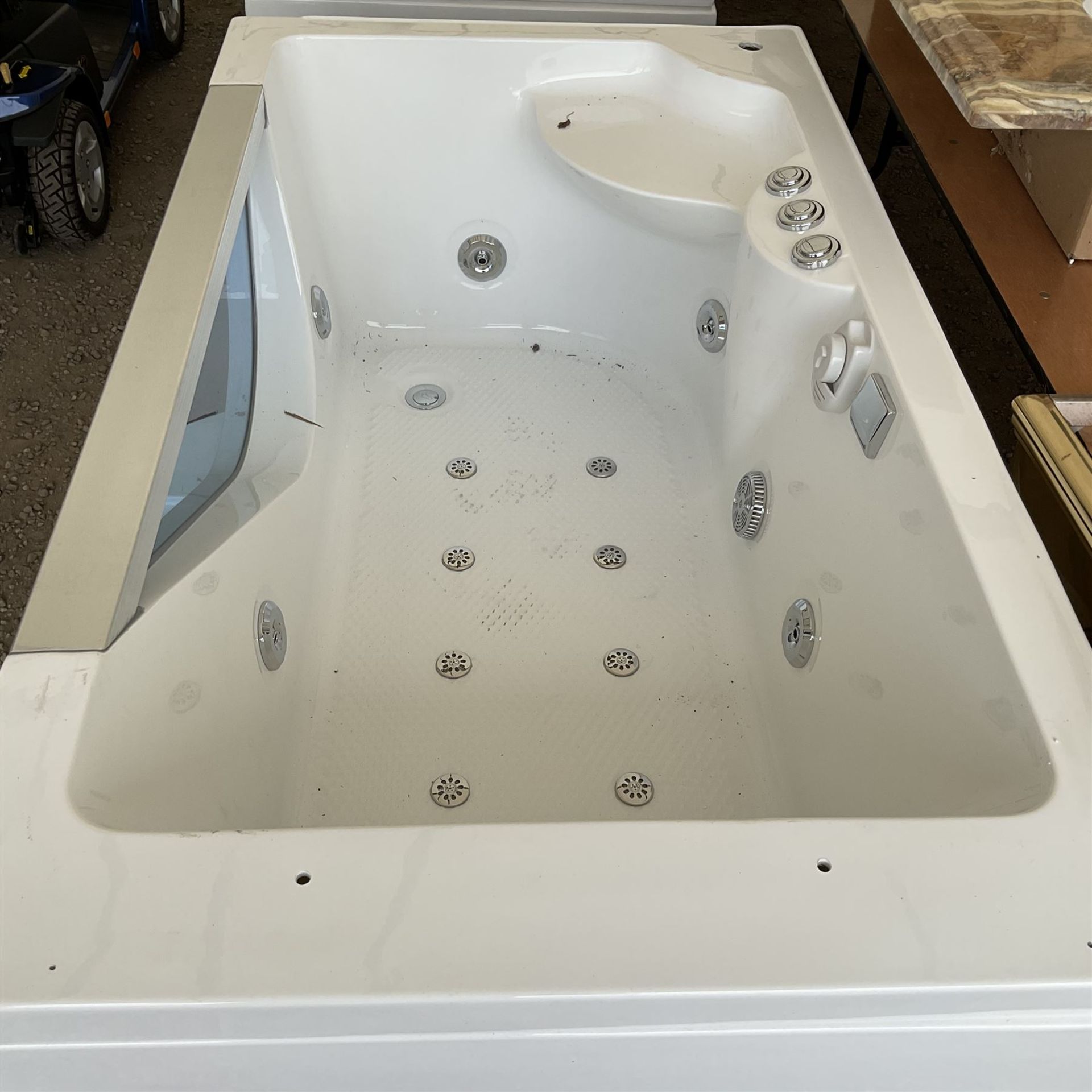 Acrylic Jacuzzi bath with ceiling mounted shower head panel (side panels missing) - THIS LOT IS TO B - Image 3 of 6