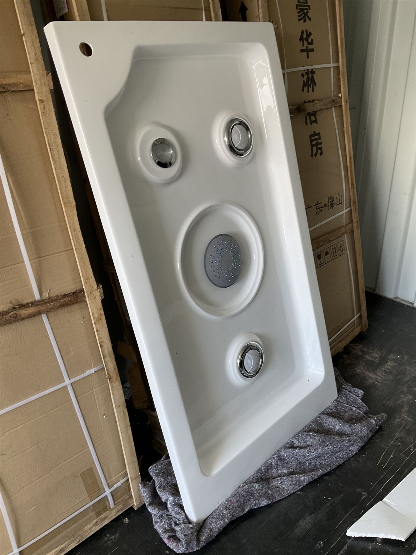 Jacuzzi bath with surround glass panels - Image 6 of 12