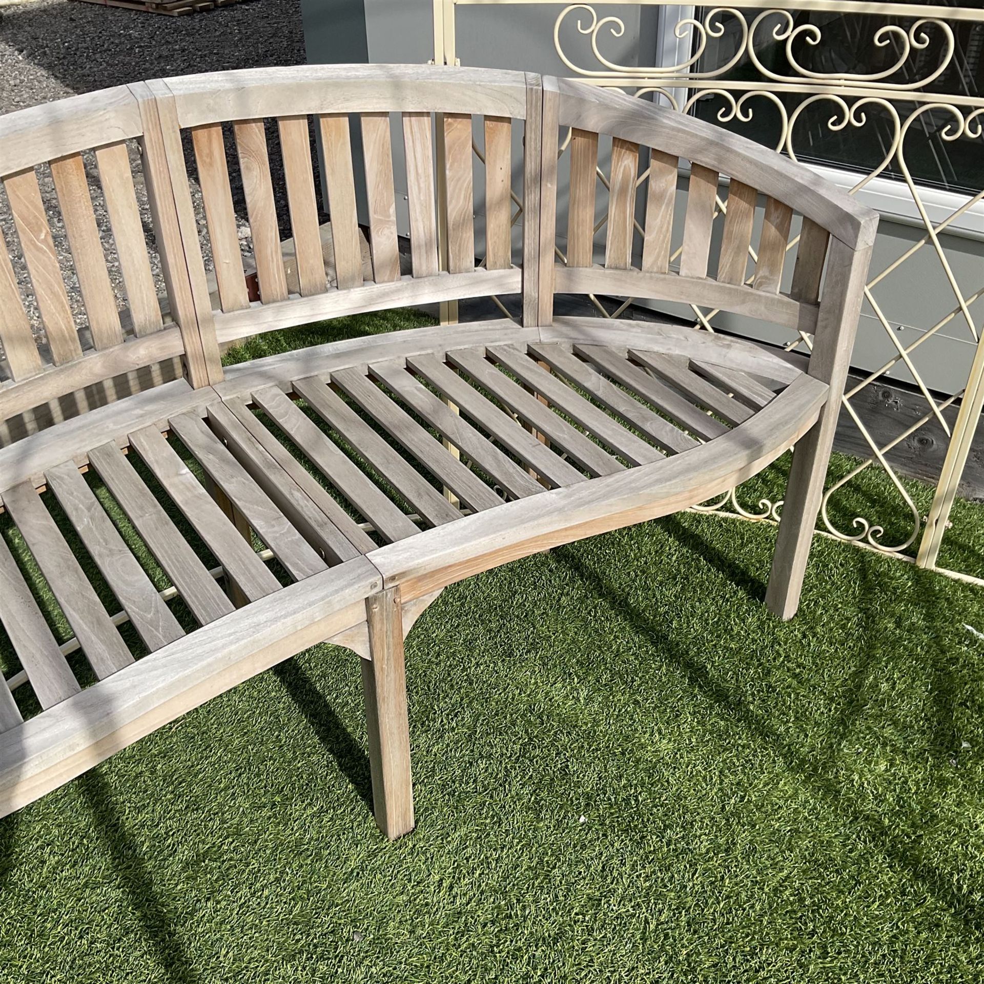 Teak curved serpentine bench - THIS LOT IS TO BE COLLECTED BY APPOINTMENT FROM DUGGLEBY STORAGE - Image 3 of 3