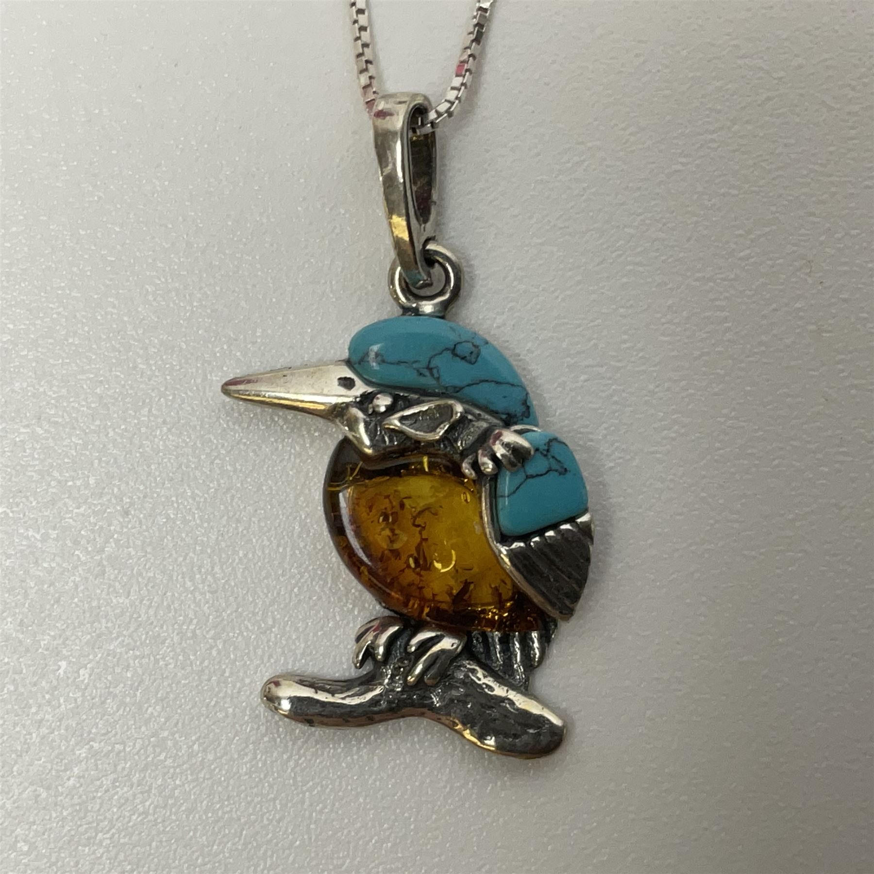 Silver Baltic Amber and Turquoise Kingfisher Pendant Necklace. Stamped 925. This sweet little sil - Image 4 of 4