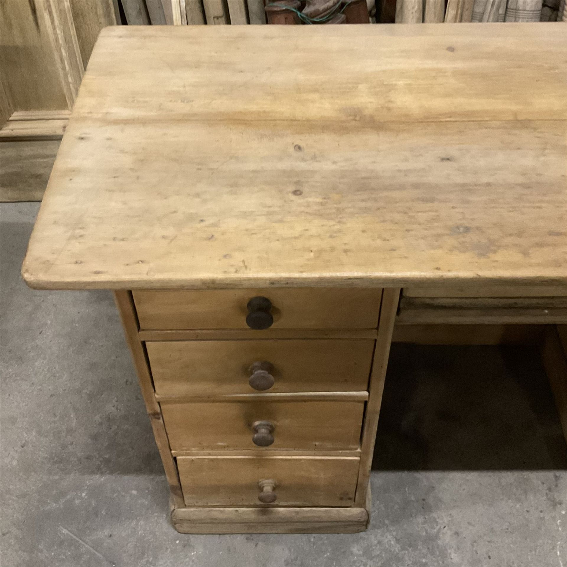 Victorian pine twin pedestal desk - Image 2 of 6