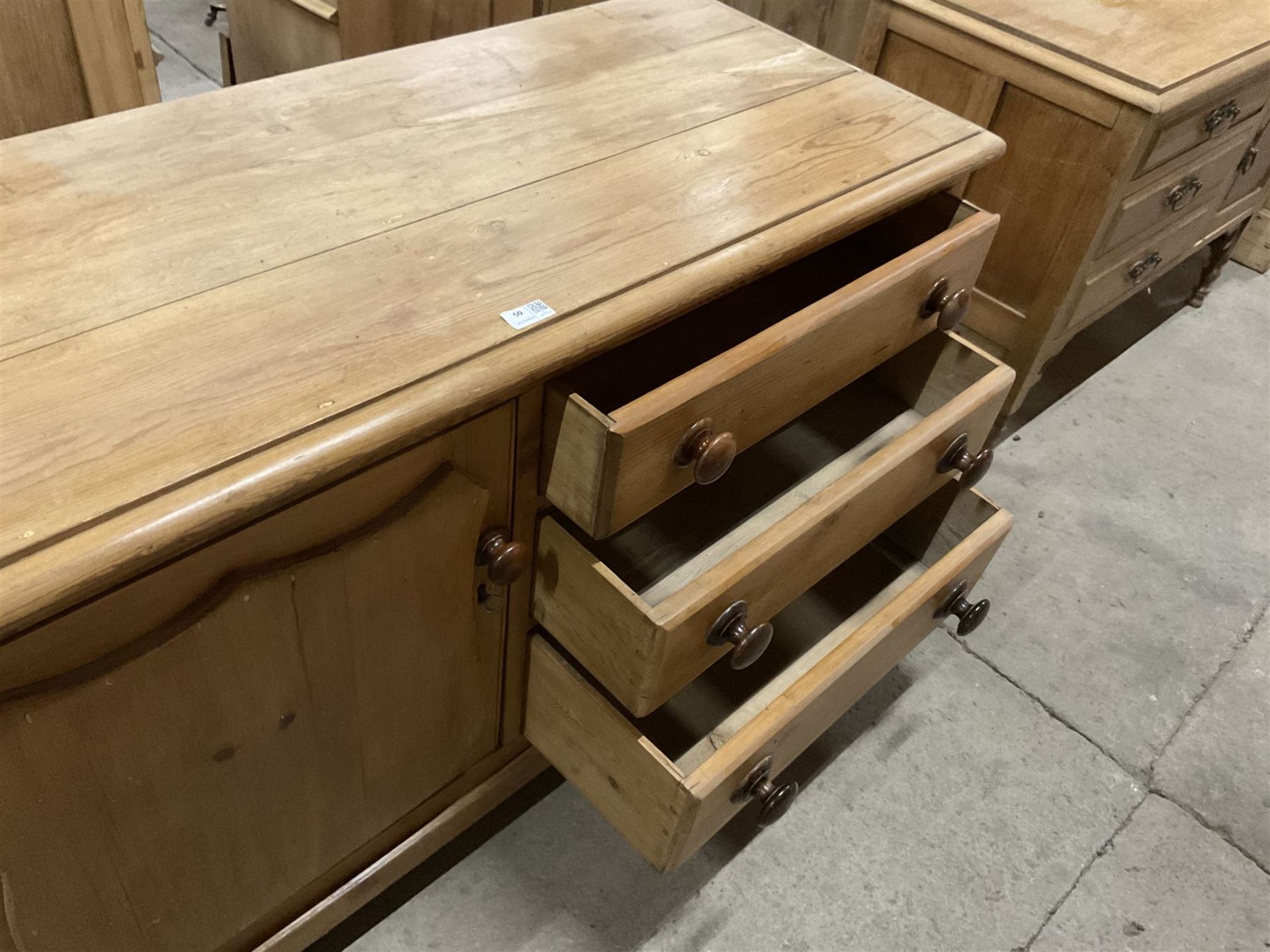 Victorian pine dresser - Image 5 of 5