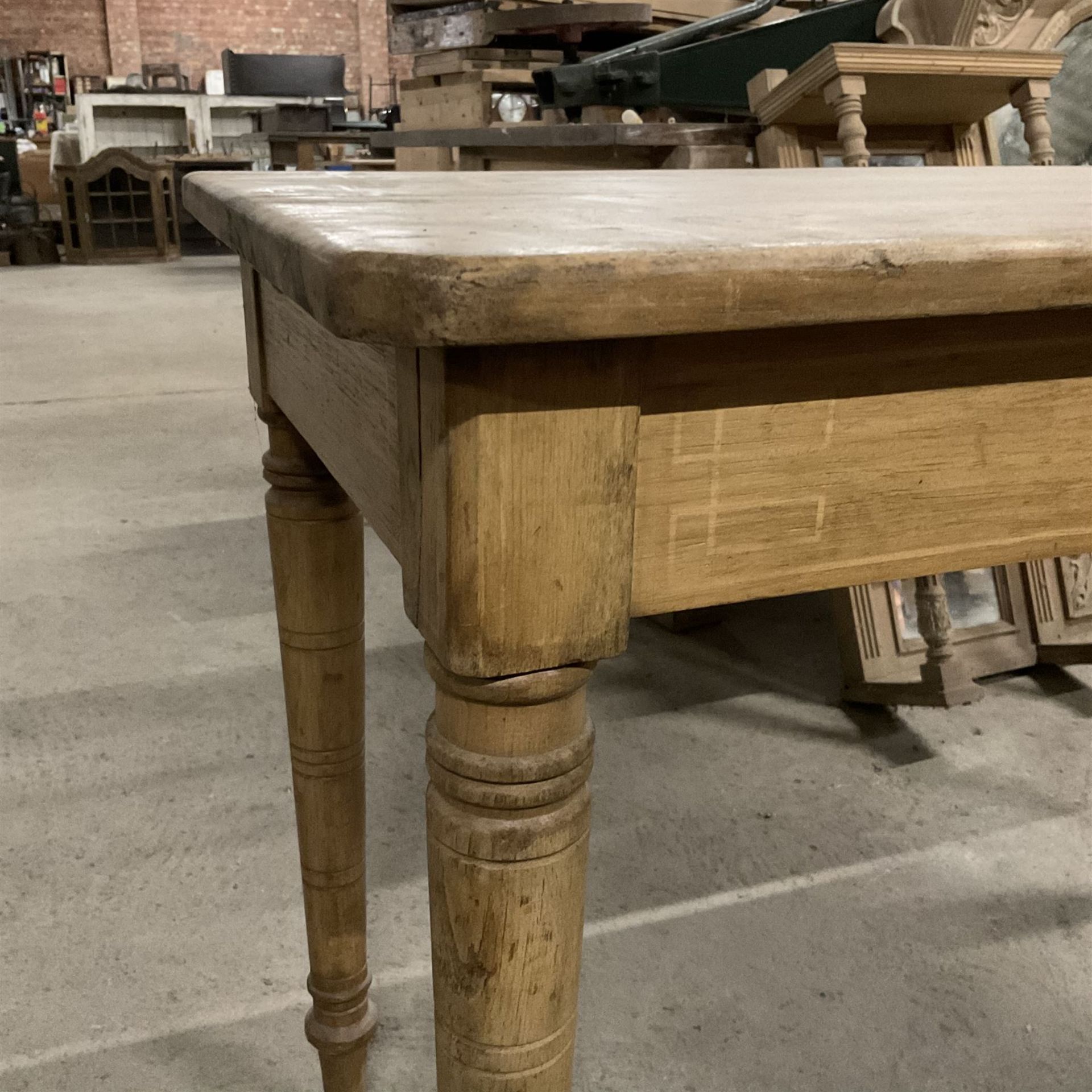 Late 19th century pine side table - Image 2 of 5