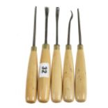 A set of 5 boxwood handled carving tools by SCHARWAECHTER G++