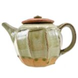 Richard BATTERHAM (1936-2021) Cut-sided teapot