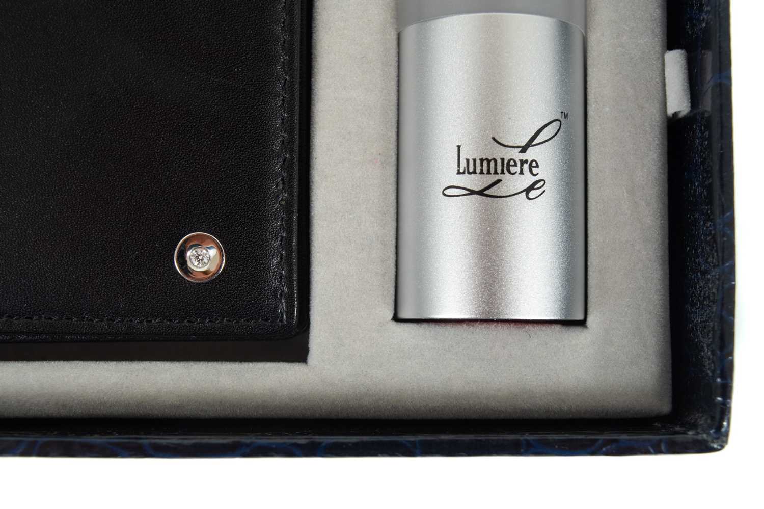 A Le Lumiere `Diamonds of Light` range black leather wallet, set with a VS diamond. - Image 4 of 7