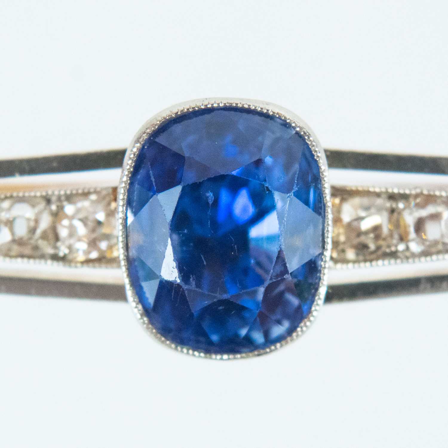 A fine early 20th century 15ct and platinum blue sapphire and diamond bar brooch. - Image 3 of 15