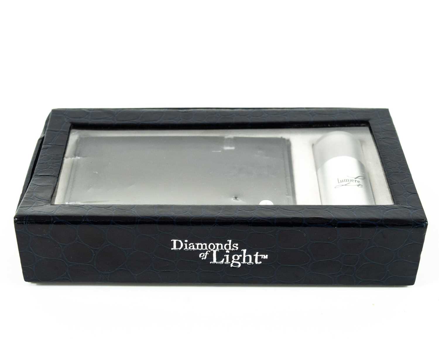 A Le Lumiere `Diamonds of Light` range black leather wallet, set with a VS diamond. - Image 6 of 7