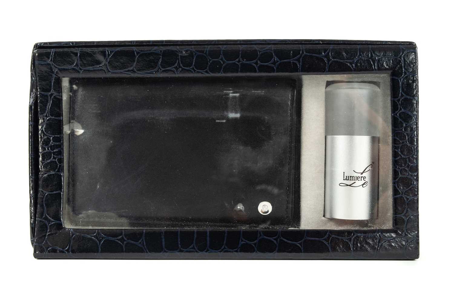 A Le Lumiere `Diamonds of Light` range black leather wallet, set with a VS diamond. - Image 7 of 7