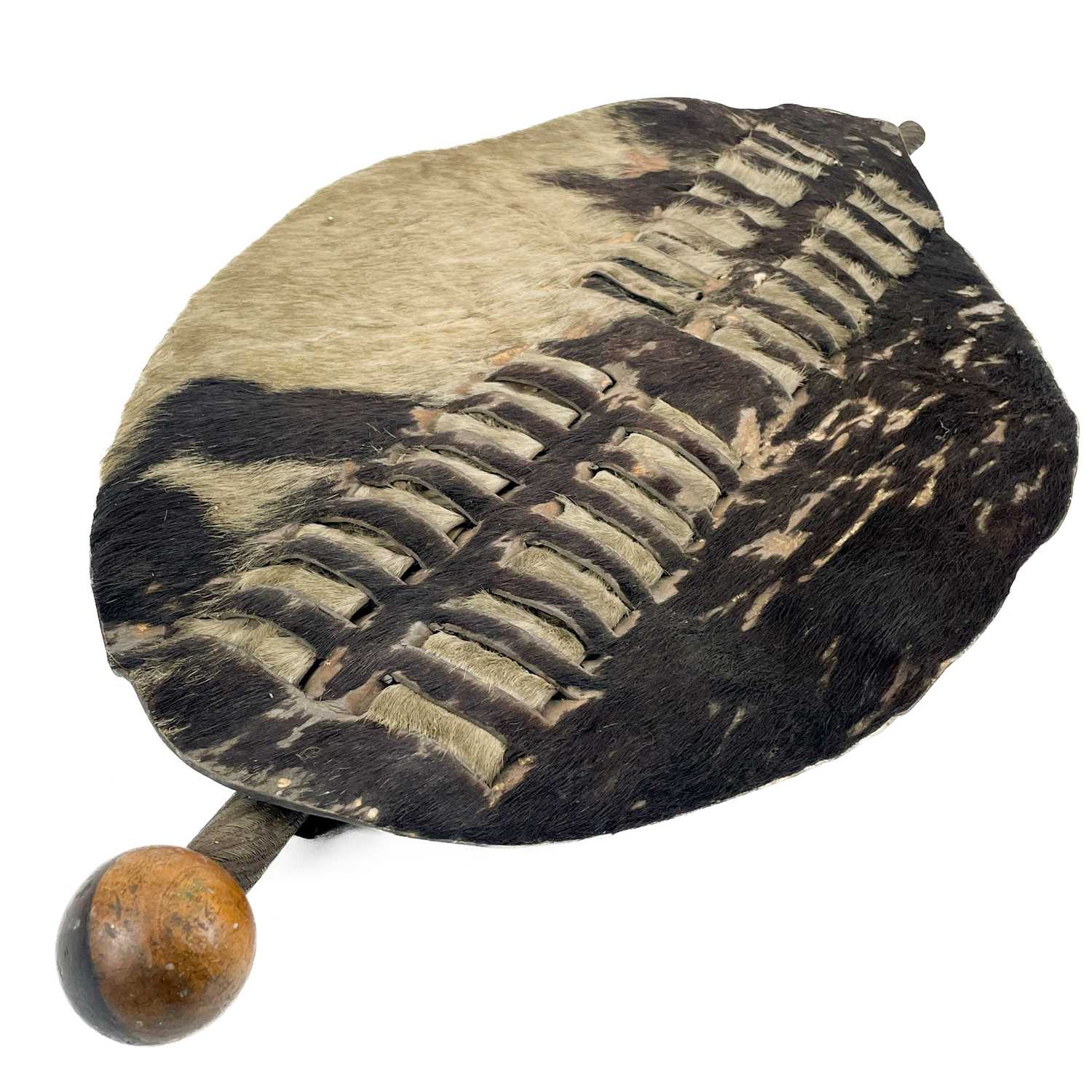 An African hide shield and knobkerrie. - Image 12 of 17