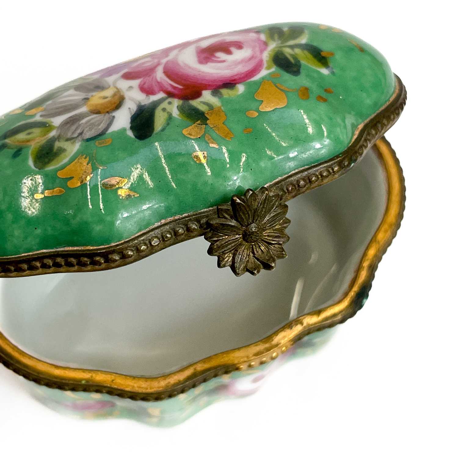 A French Limoges porcelain patch/pill box. - Image 6 of 12