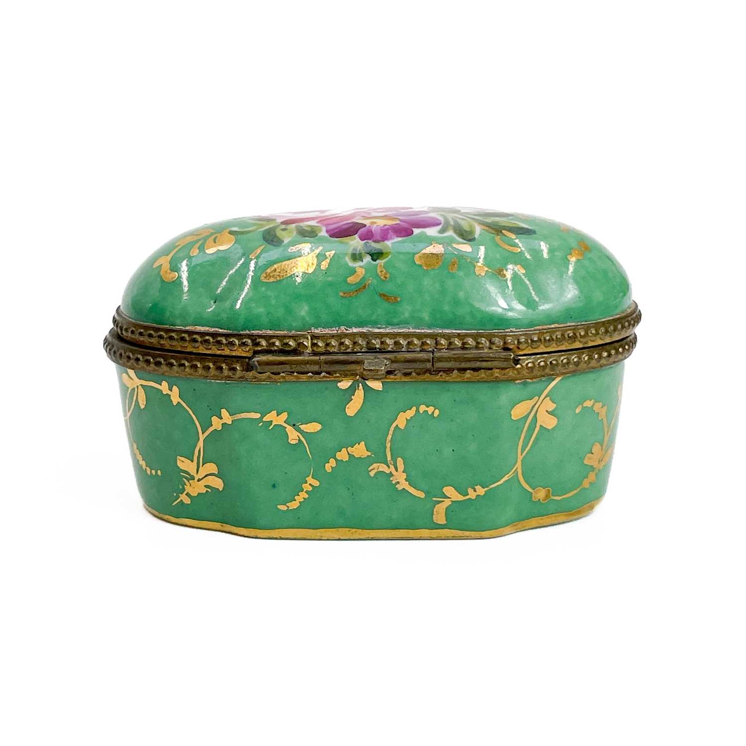 A French Limoges porcelain patch/pill box. - Image 8 of 12