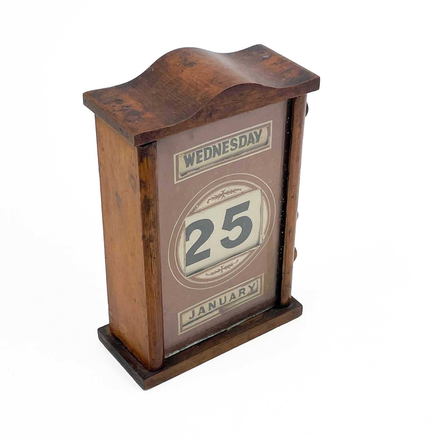 An early 20th century desk calendar. - Image 6 of 11