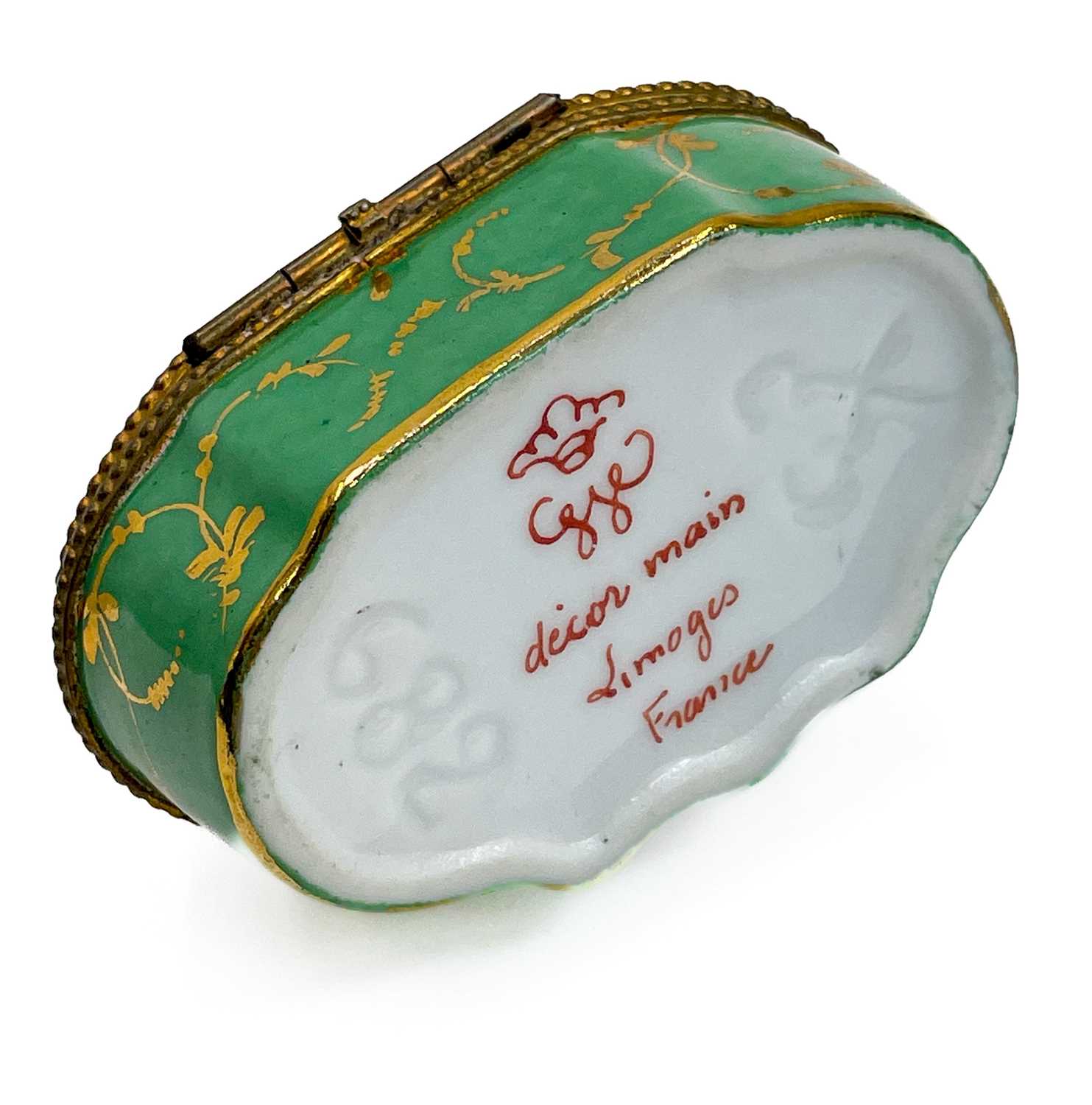 A French Limoges porcelain patch/pill box. - Image 11 of 12