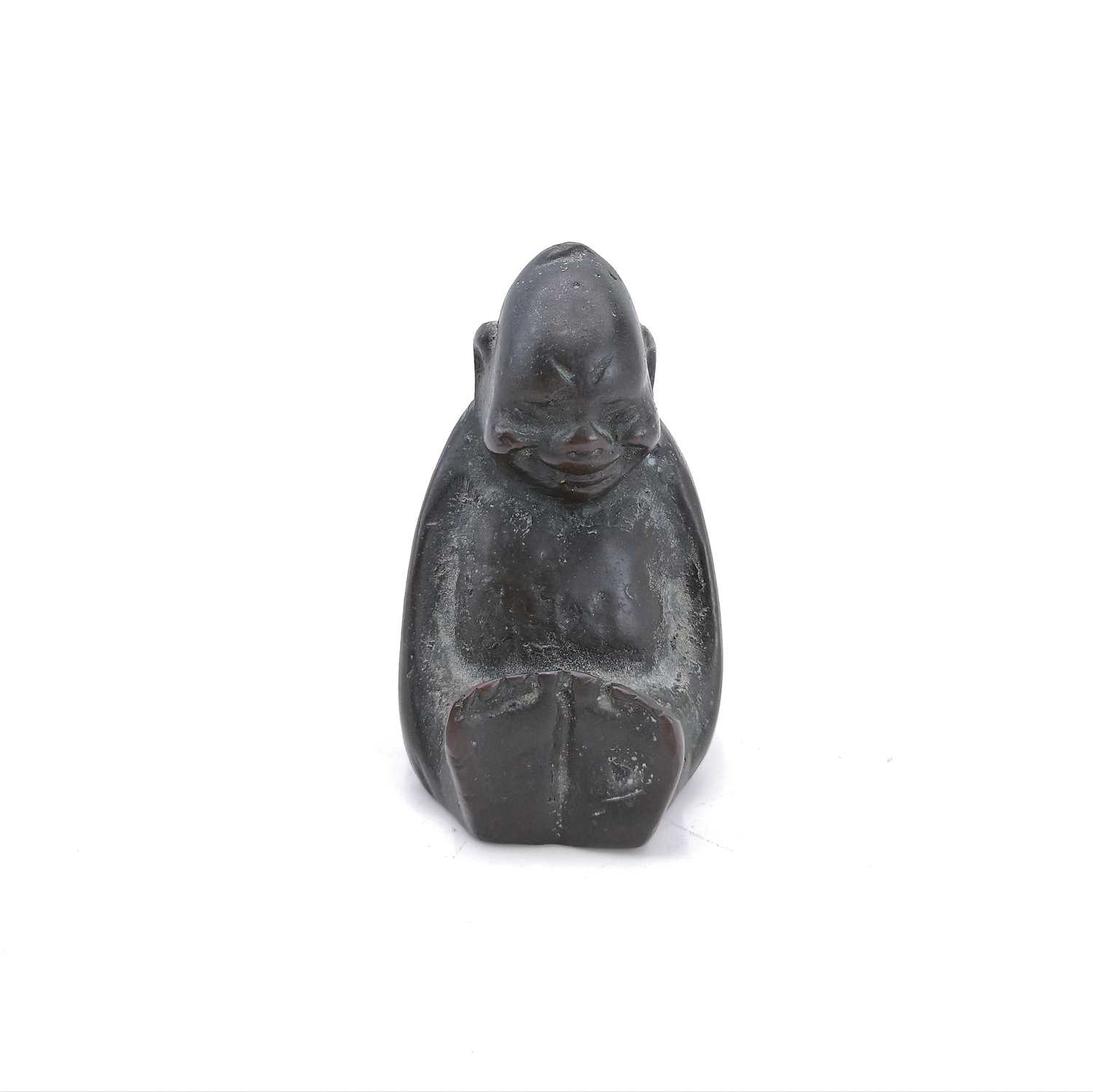 A Chinese bronze figure of a seated baby, 19th century. - Image 4 of 7