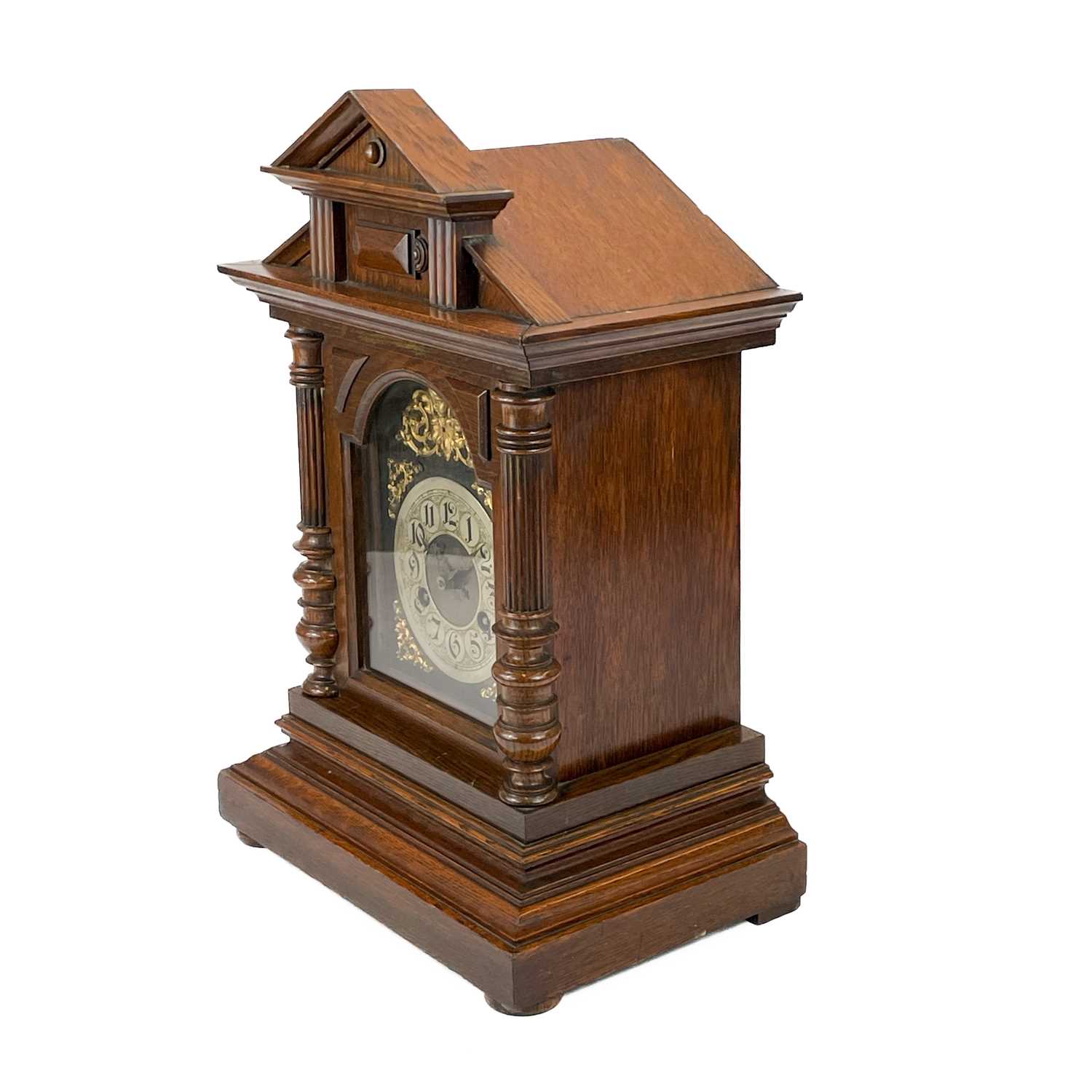 A German oak cased quarter striking mantel clock. - Image 12 of 12