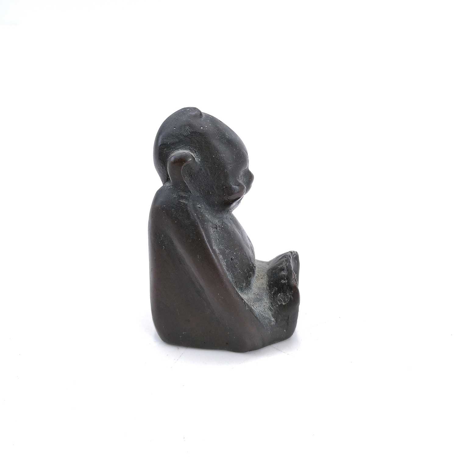 A Chinese bronze figure of a seated baby, 19th century. - Image 7 of 7