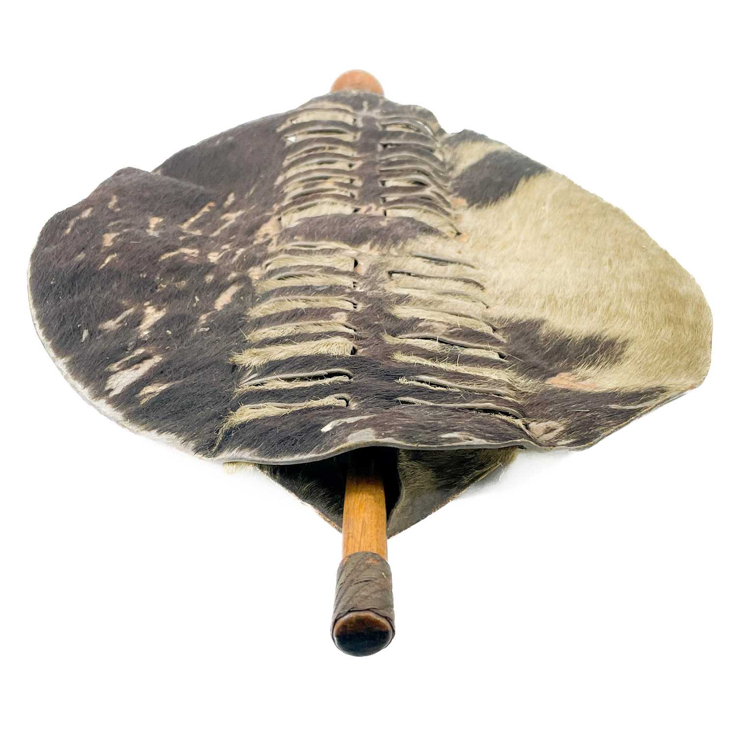 An African hide shield and knobkerrie. - Image 15 of 17