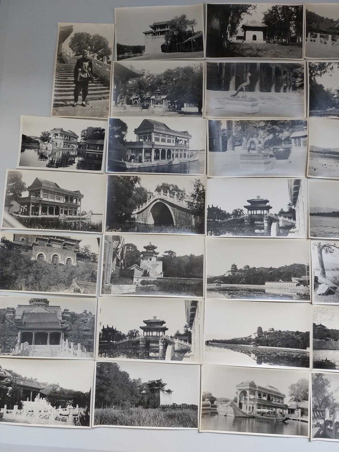 Early 20th century photographs of the 'Winter Palace' and 'Summer Palace', Beijing. - Bild 7 aus 8