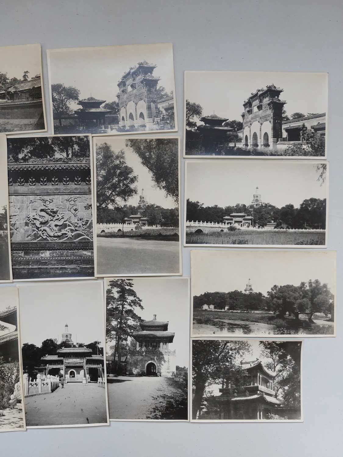 Early 20th century photographs of the 'Winter Palace' and 'Summer Palace', Beijing. - Bild 3 aus 8