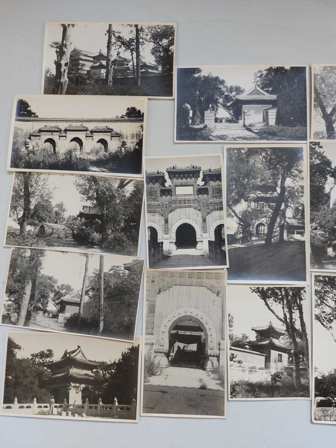 Early 20th century photographs of the 'Winter Palace' and 'Summer Palace', Beijing. - Bild 6 aus 8
