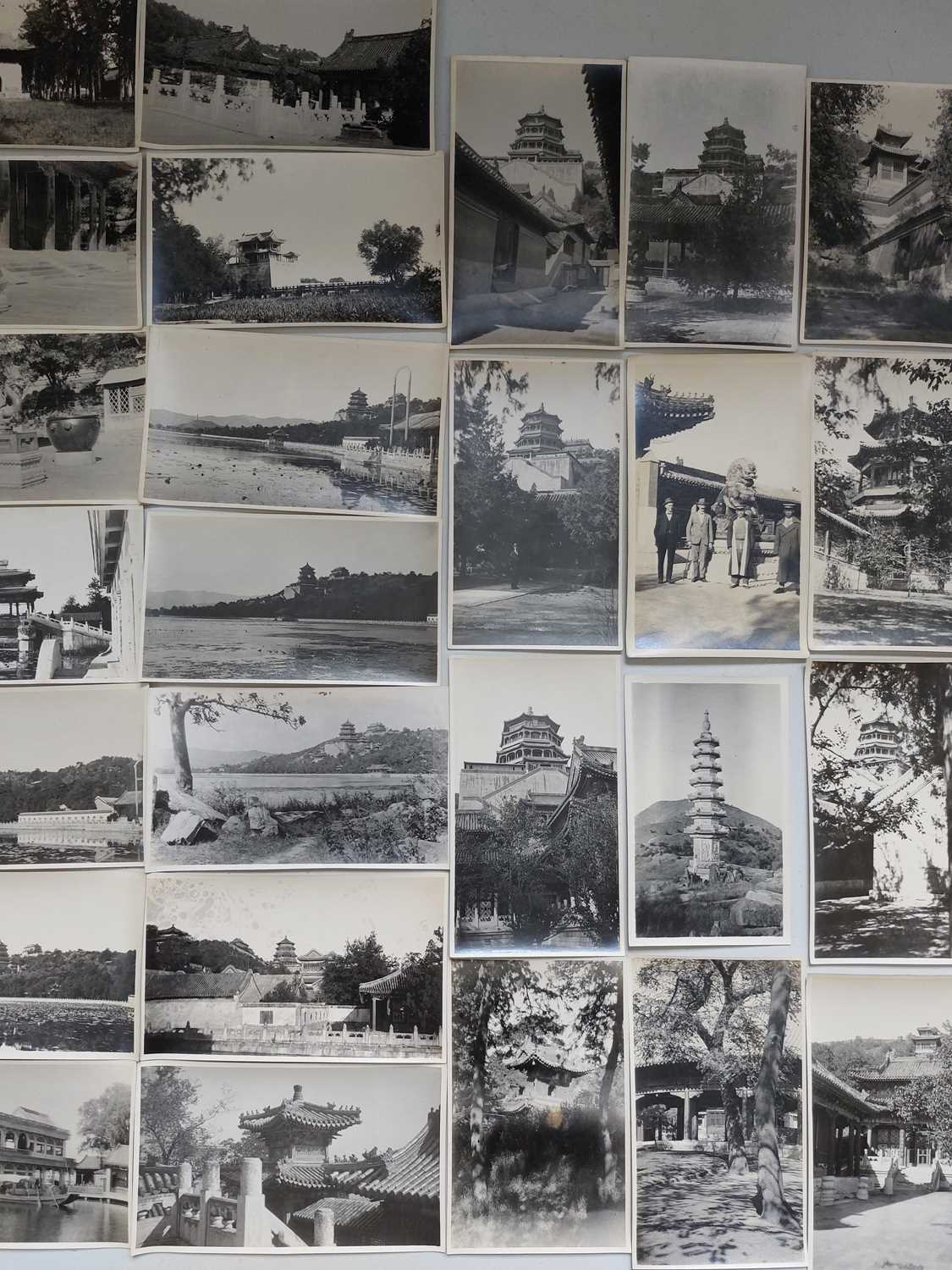 Early 20th century photographs of the 'Winter Palace' and 'Summer Palace', Beijing. - Bild 4 aus 8