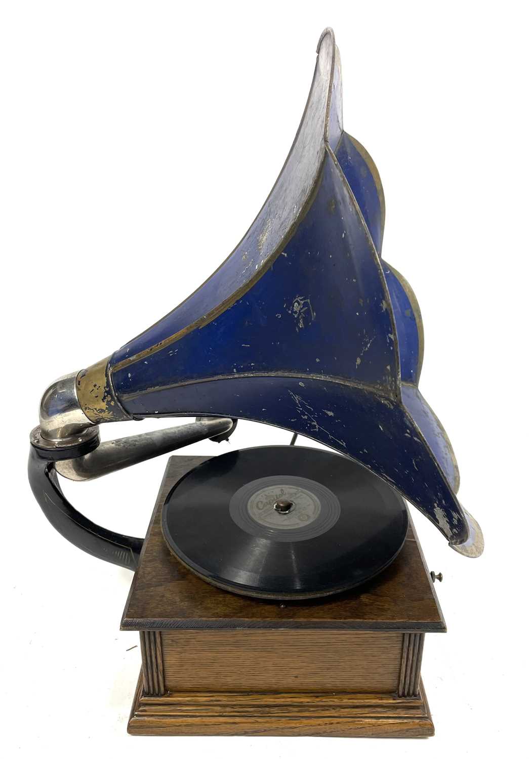 An early 20th century Standard Model 'A' Gramophone. - Image 2 of 4