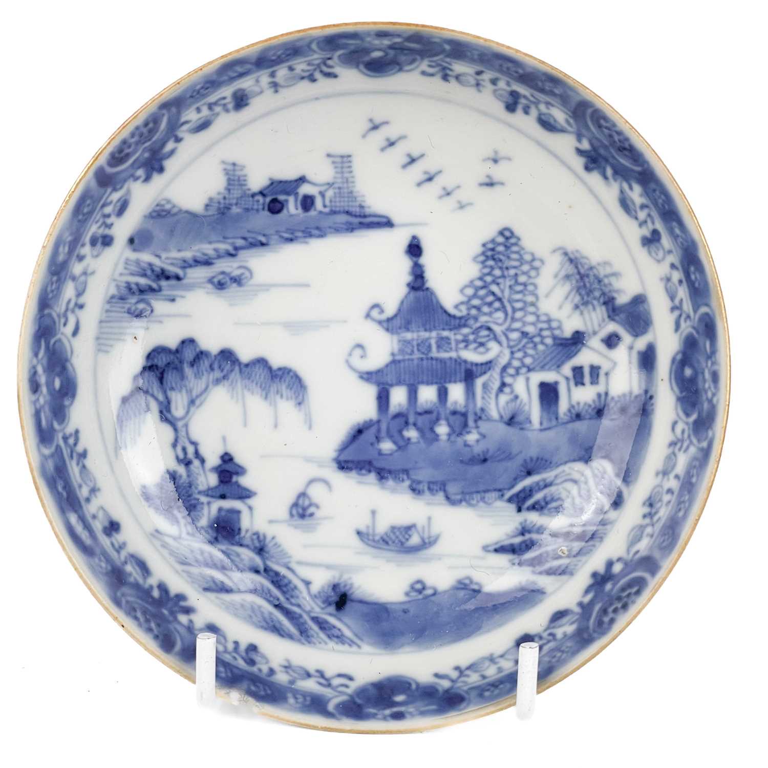 A selection of various Chinese porcelain, 18th century. - Image 3 of 15