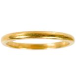 A 22ct hallmarked gold band ring.