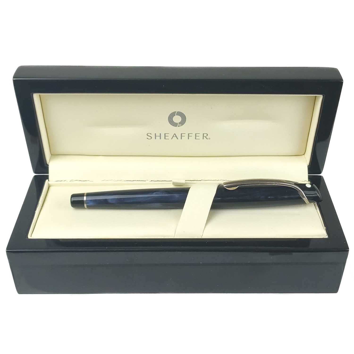 A Sonnet Parker fountain pen in original fitted case. - Image 4 of 6