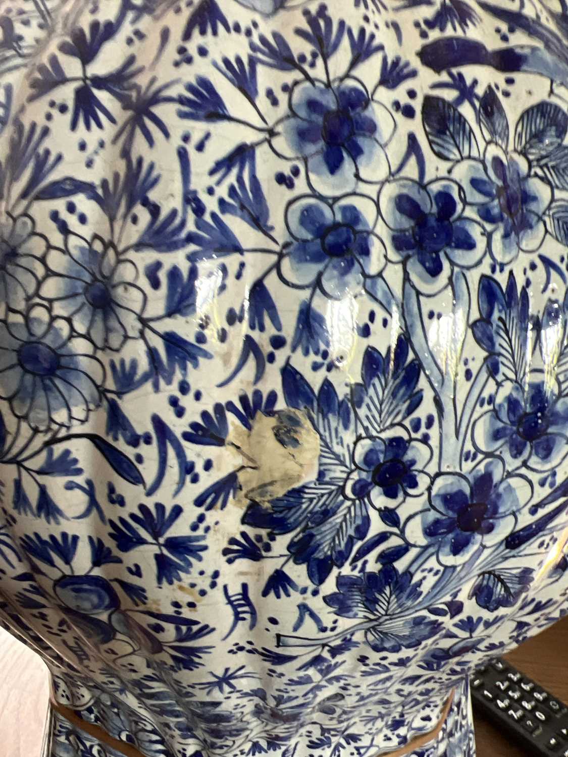 A Dutch Delft large blue and white vase - Image 6 of 7