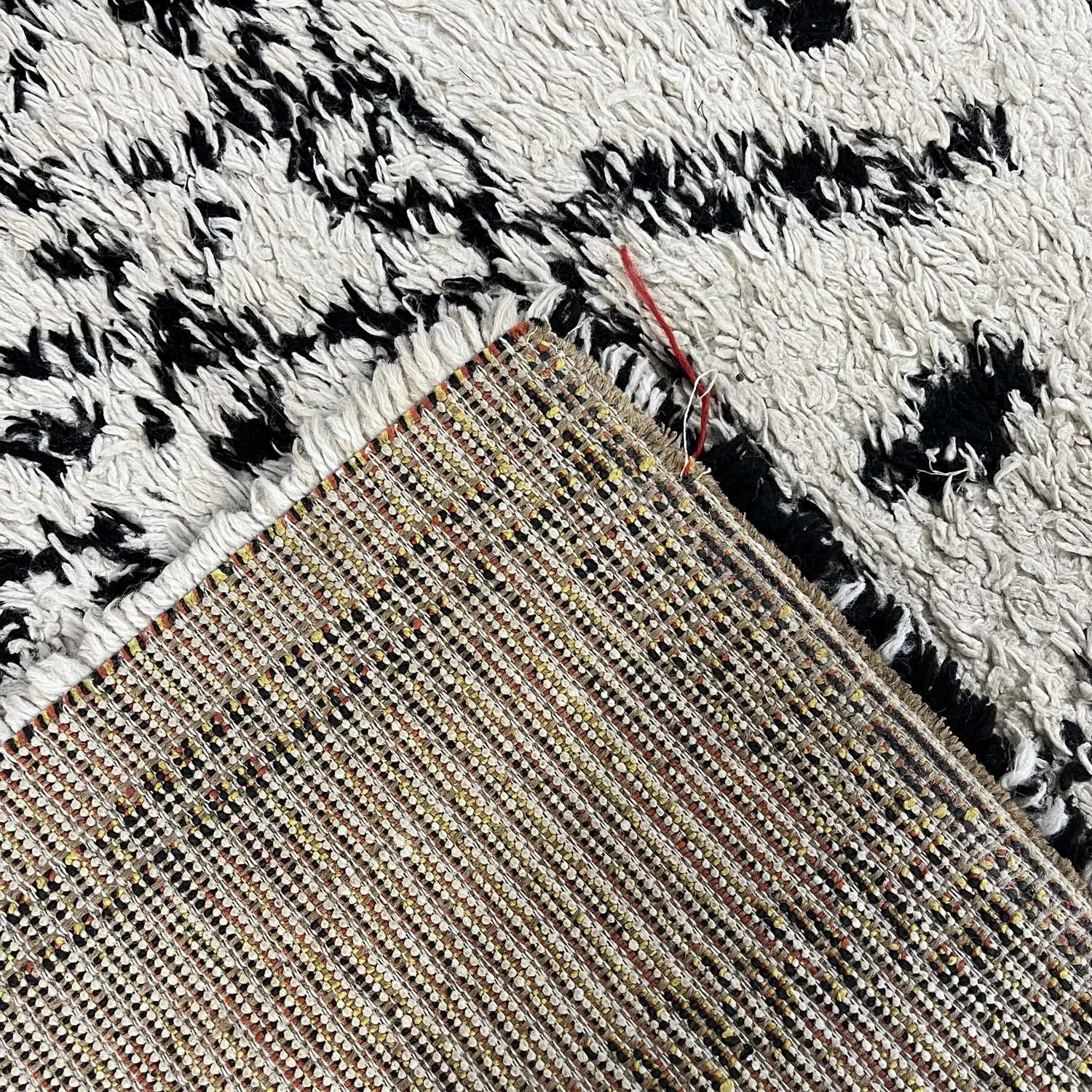 A Scandanavian Rya woollen rug, circa 1960's / 1970's. - Image 2 of 5