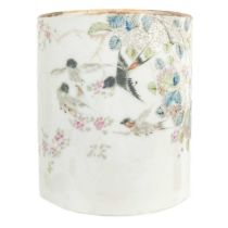 A Chinese famille rose porcelain brush pot, late 19th century.