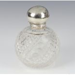 An Edwardian silver mounted cut glass scent bottle Birmingham 1909, 12cm