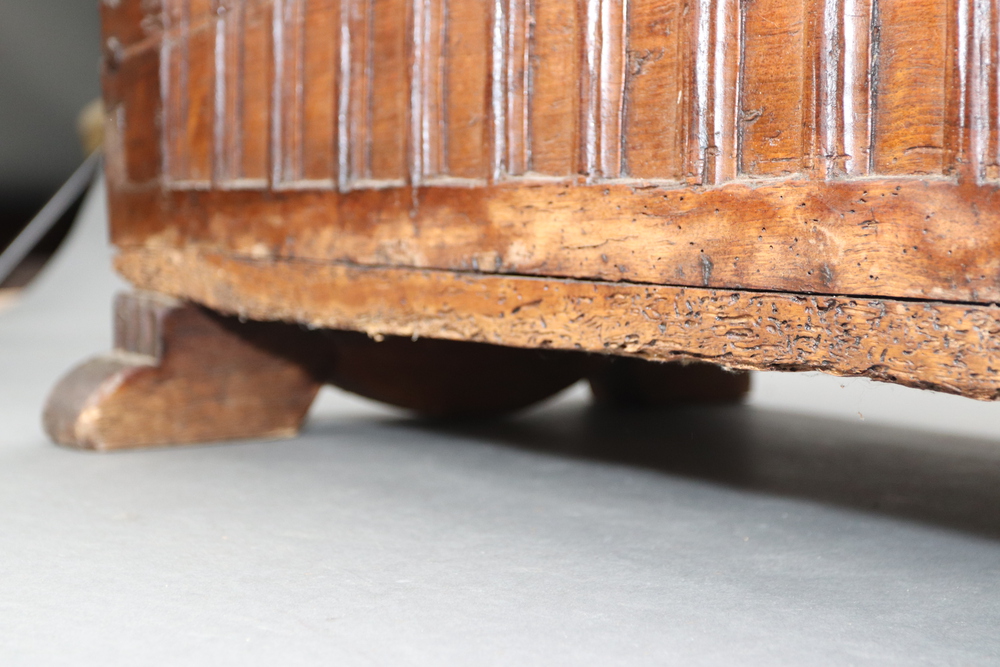 A 16th and later Century Spanish Gothic carved fruitwood coffer with iron hinged lid and shaped iron - Image 9 of 13